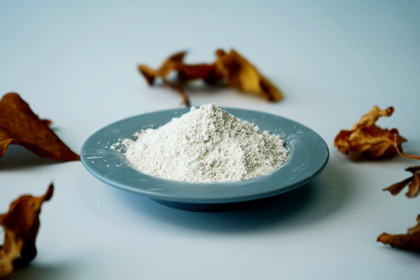 奶牛飼料中沸石粉應(yīng)該添加多少最合適？